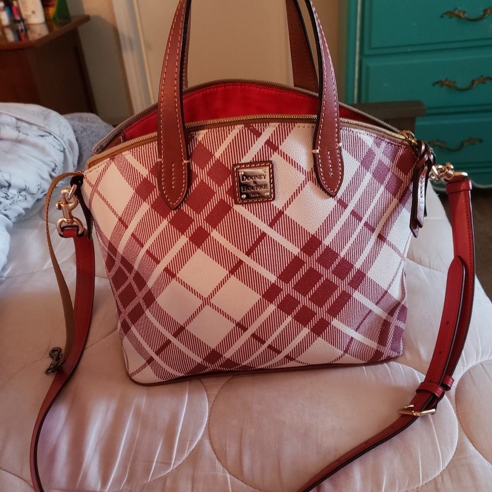 Dooney and Bourke handbag.  Used once!